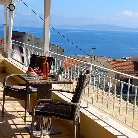Solaris Methea- Luxury By The Castle *